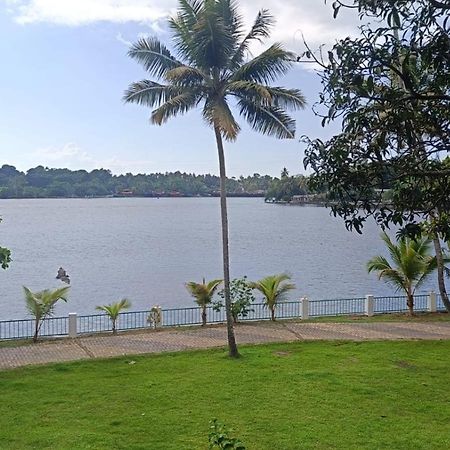 Ripples Backwater Resort, 科兰 外观 照片