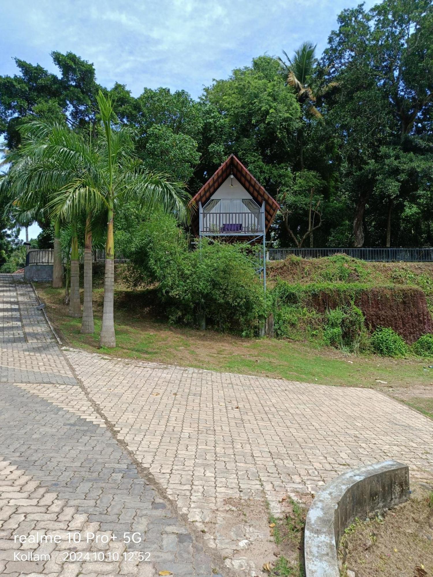 Ripples Backwater Resort, 科兰 外观 照片