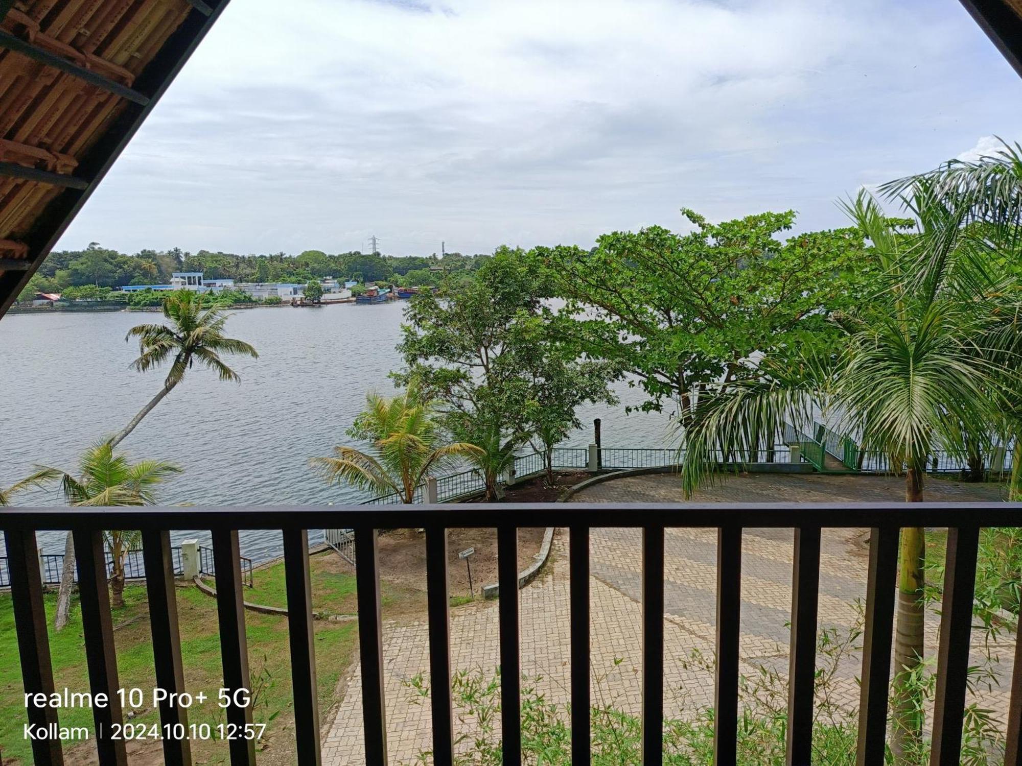 Ripples Backwater Resort, 科兰 外观 照片