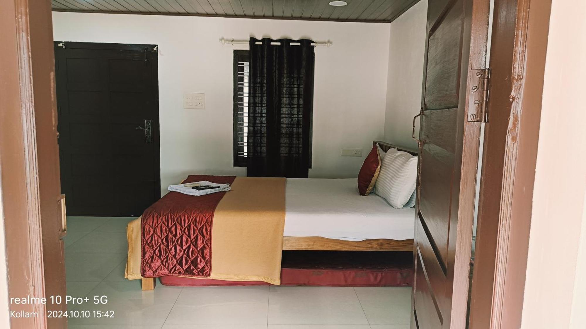 Ripples Backwater Resort, 科兰 外观 照片