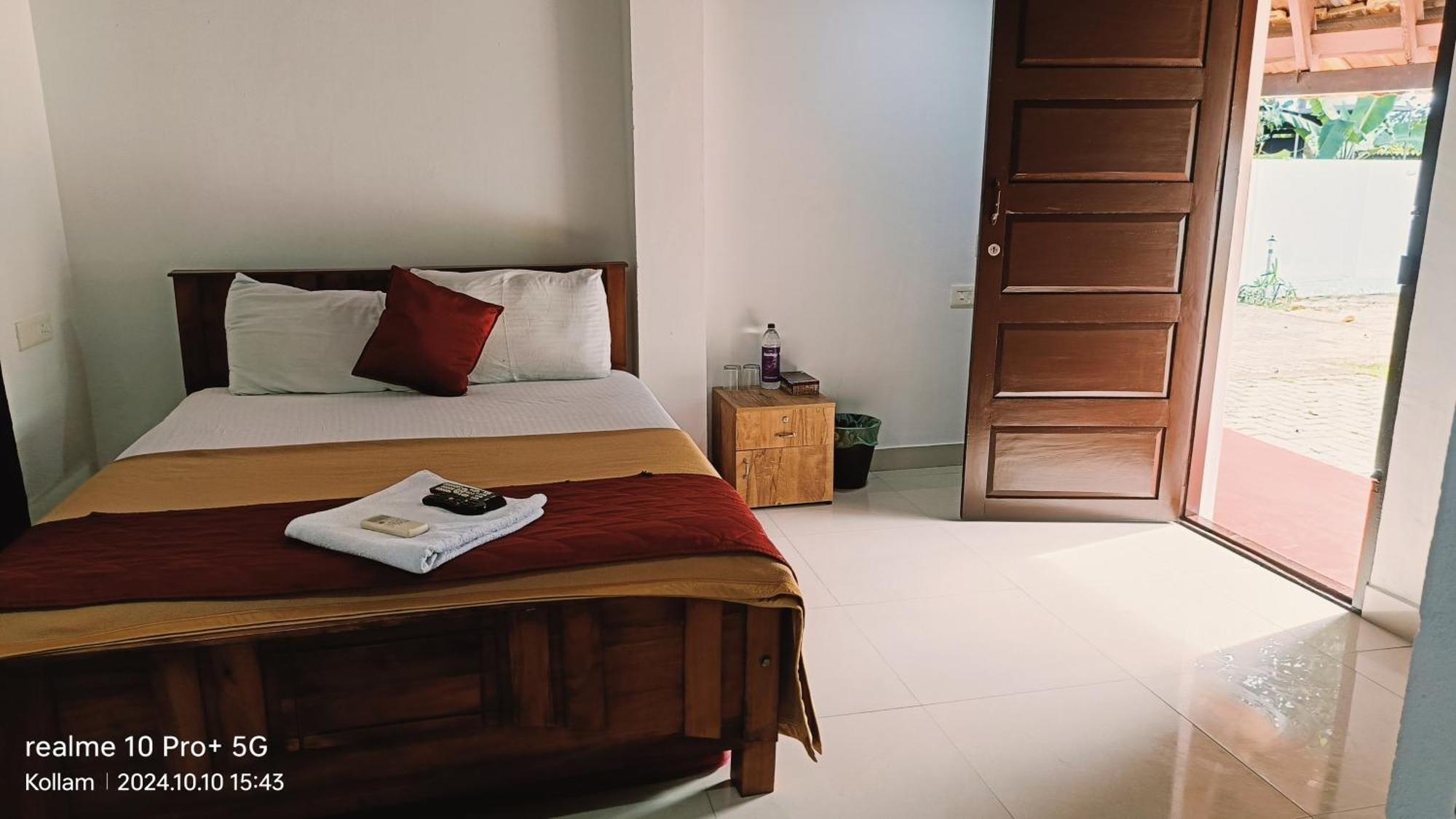 Ripples Backwater Resort, 科兰 外观 照片